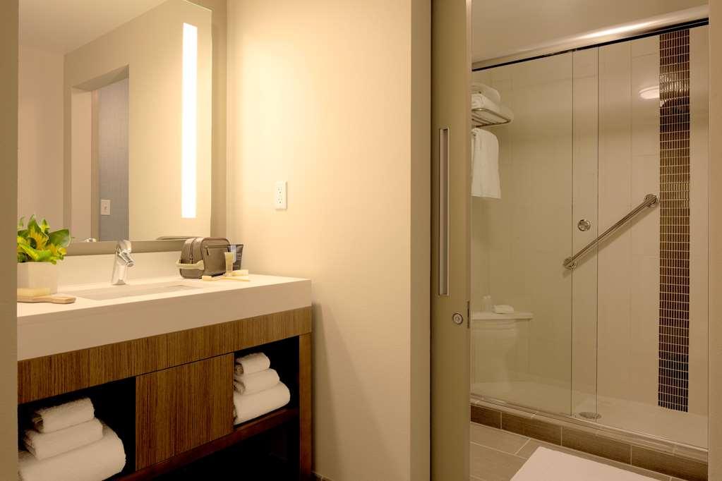 Hyatt House Indianapolis Fishers Room photo